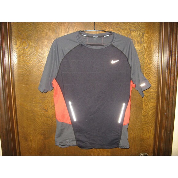 Mens Nike Running Dri-Fit Black & Red Athletic Running  SS T-Shirt Size M - Picture 1 of 3